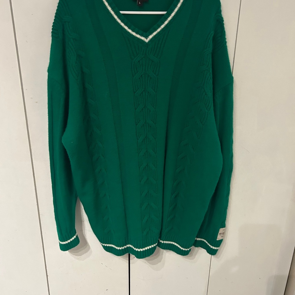 Boohoo MAN  Size Large. Men Green V-Neck Cable Knit Sweater